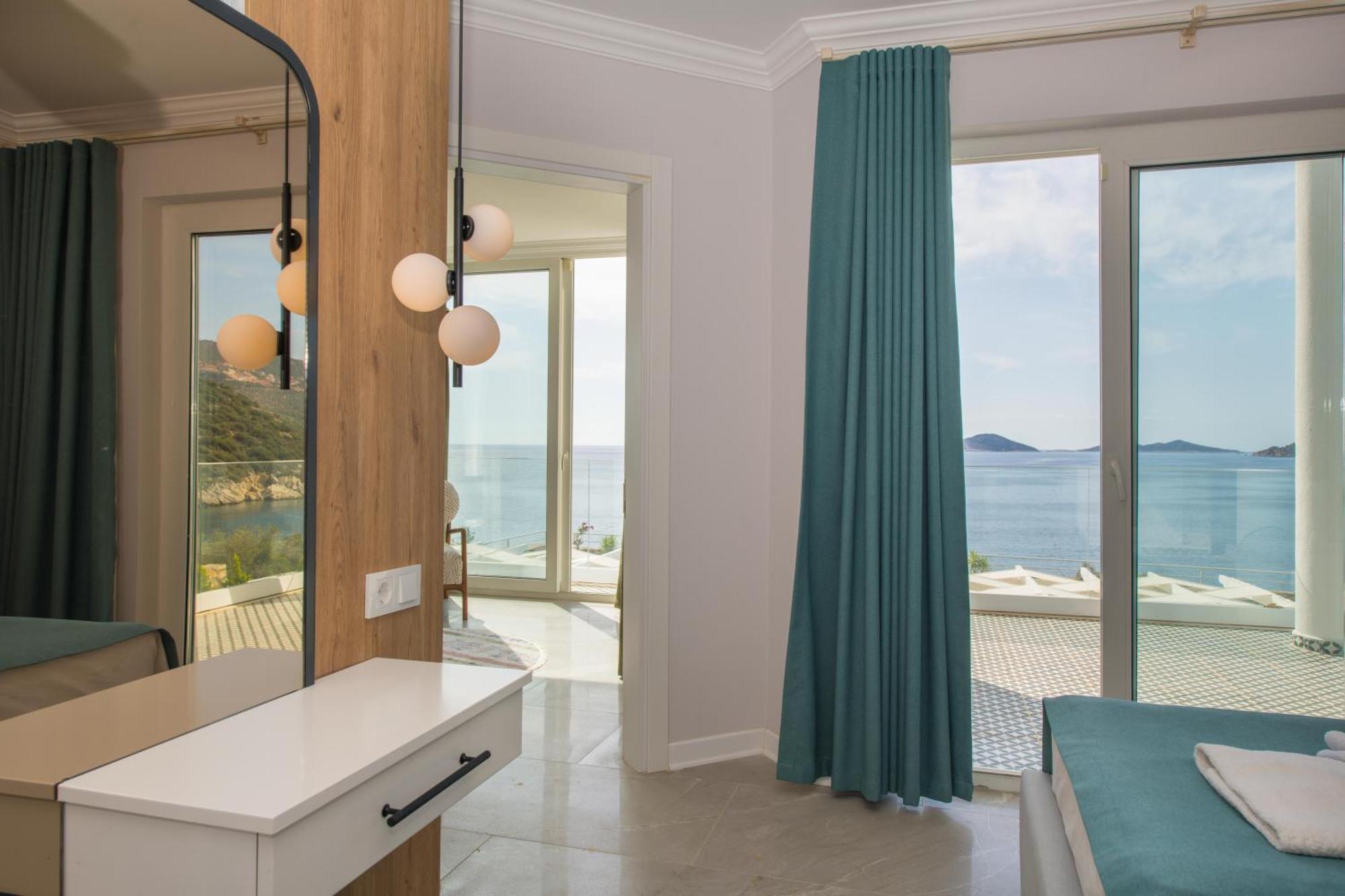 Beachfront White Villa With Private Swimming Pool 칼칸 외부 사진