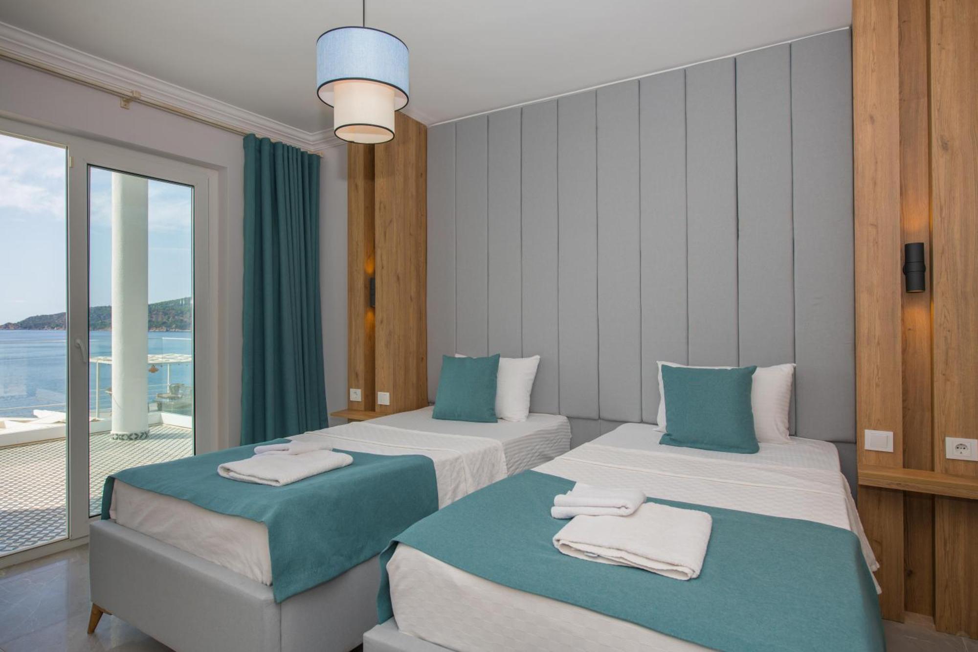 Beachfront White Villa With Private Swimming Pool 칼칸 외부 사진
