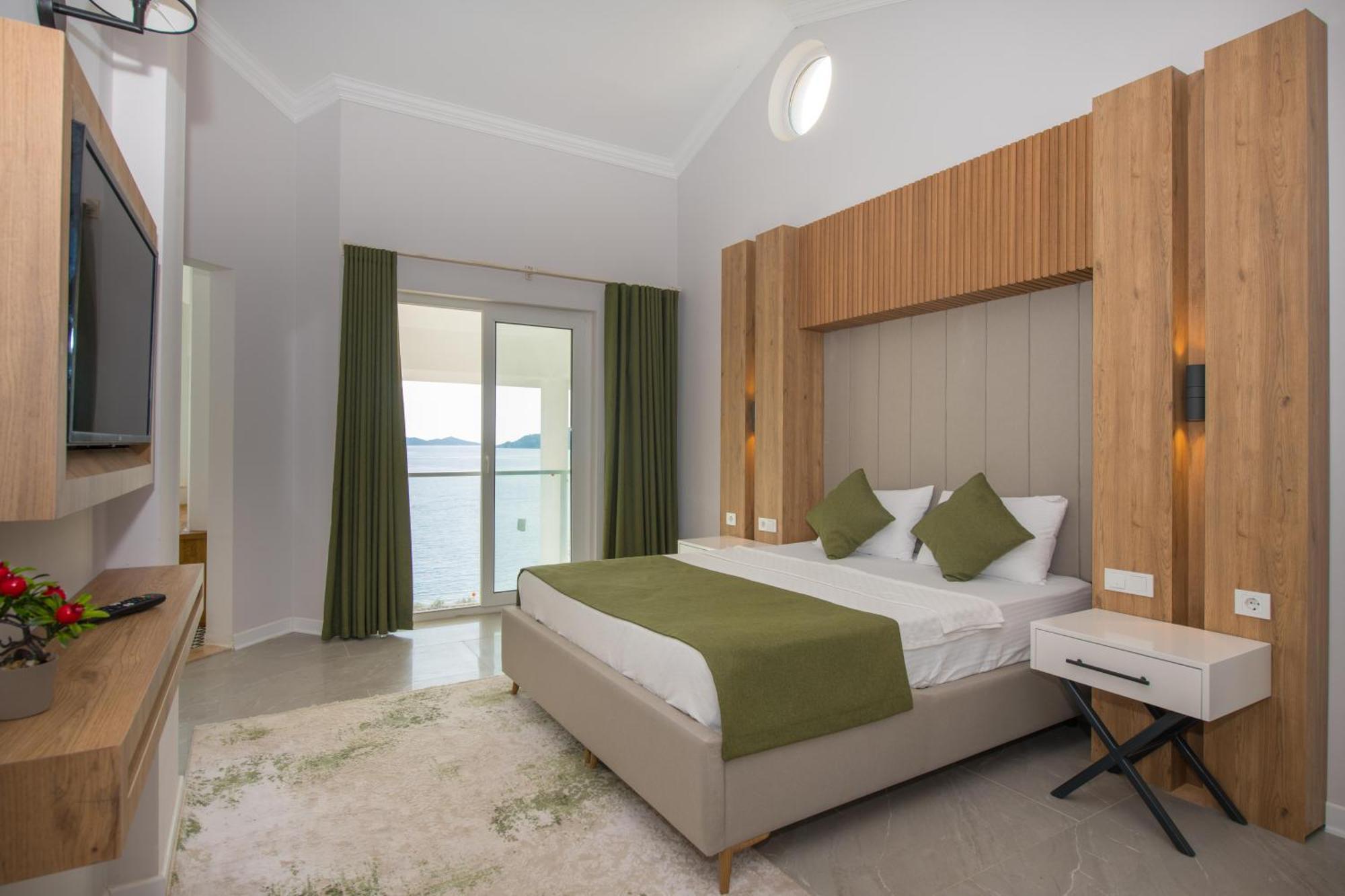 Beachfront White Villa With Private Swimming Pool 칼칸 외부 사진