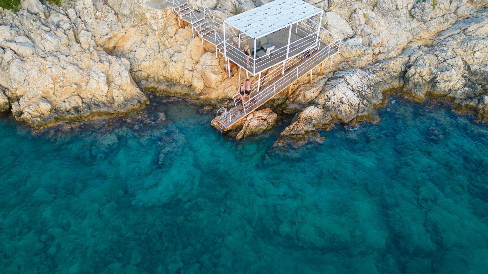 Beachfront White Villa With Private Swimming Pool 칼칸 외부 사진