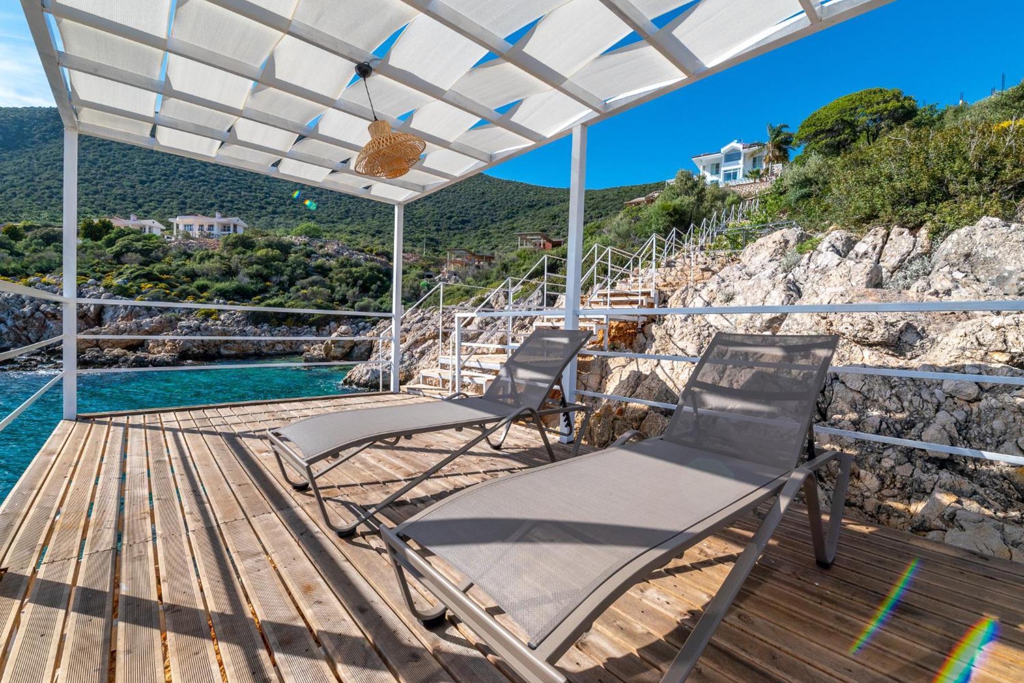 Beachfront White Villa With Private Swimming Pool 칼칸 외부 사진