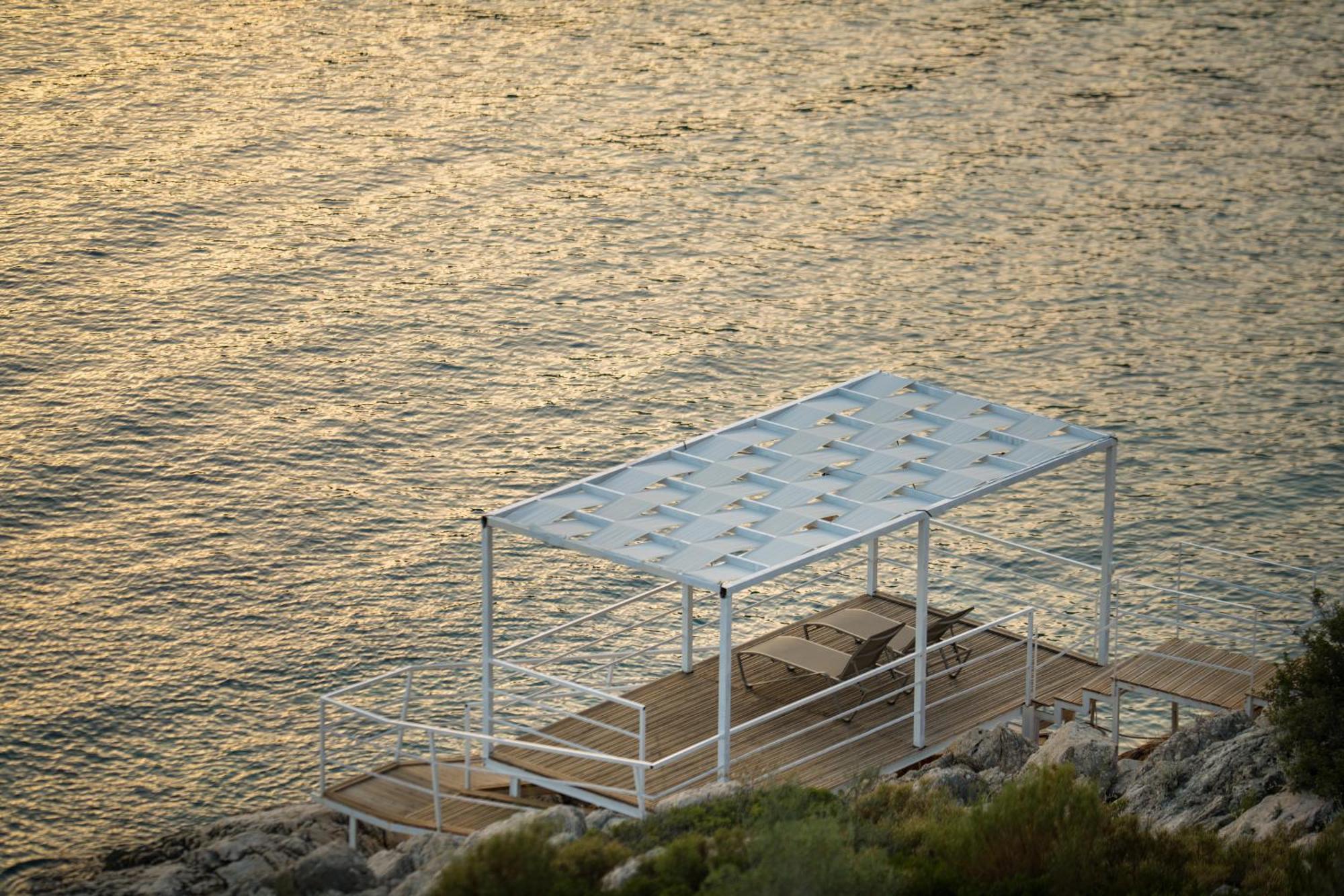 Beachfront White Villa With Private Swimming Pool 칼칸 외부 사진