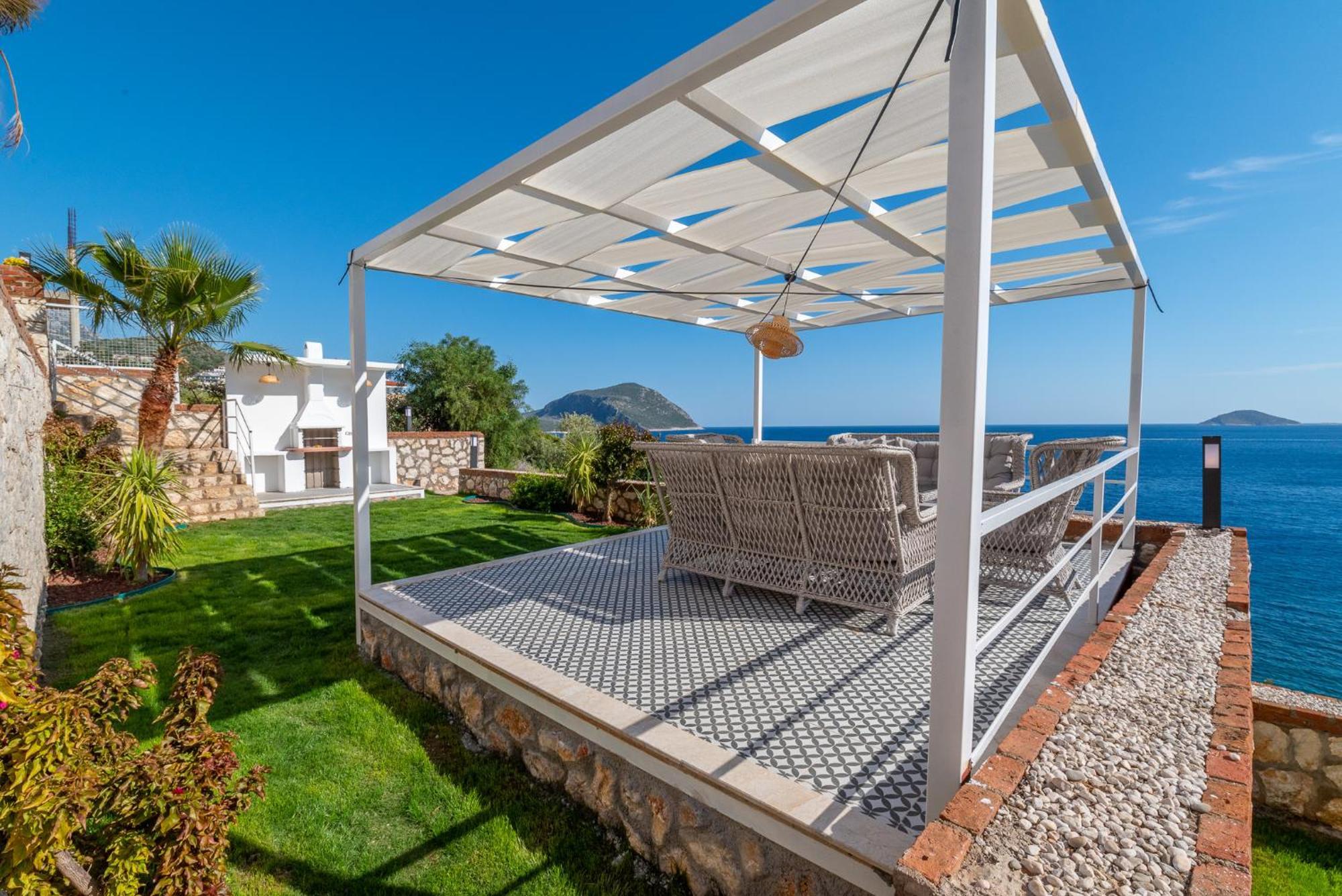 Beachfront White Villa With Private Swimming Pool 칼칸 외부 사진